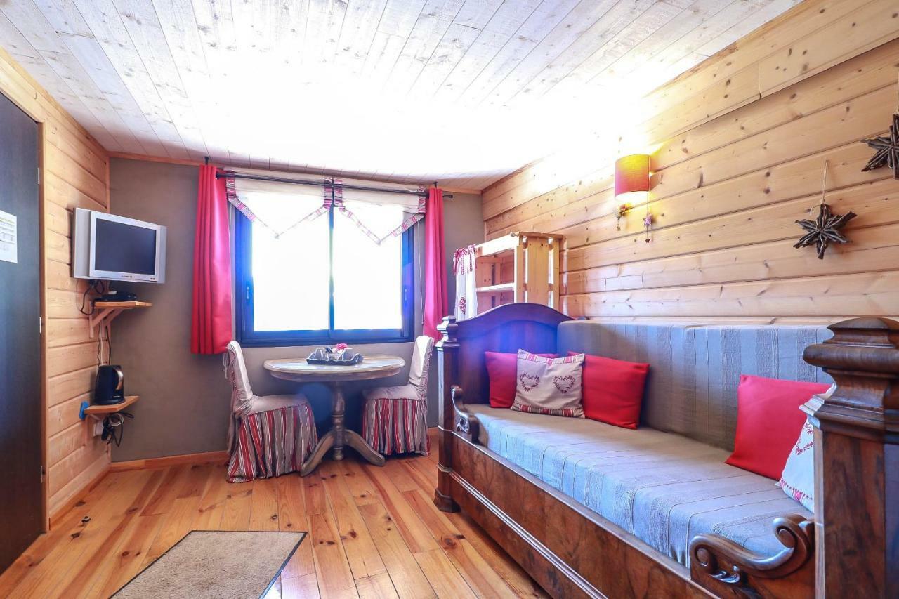Chalet De Barraou Bed & Breakfast Binos Exterior photo